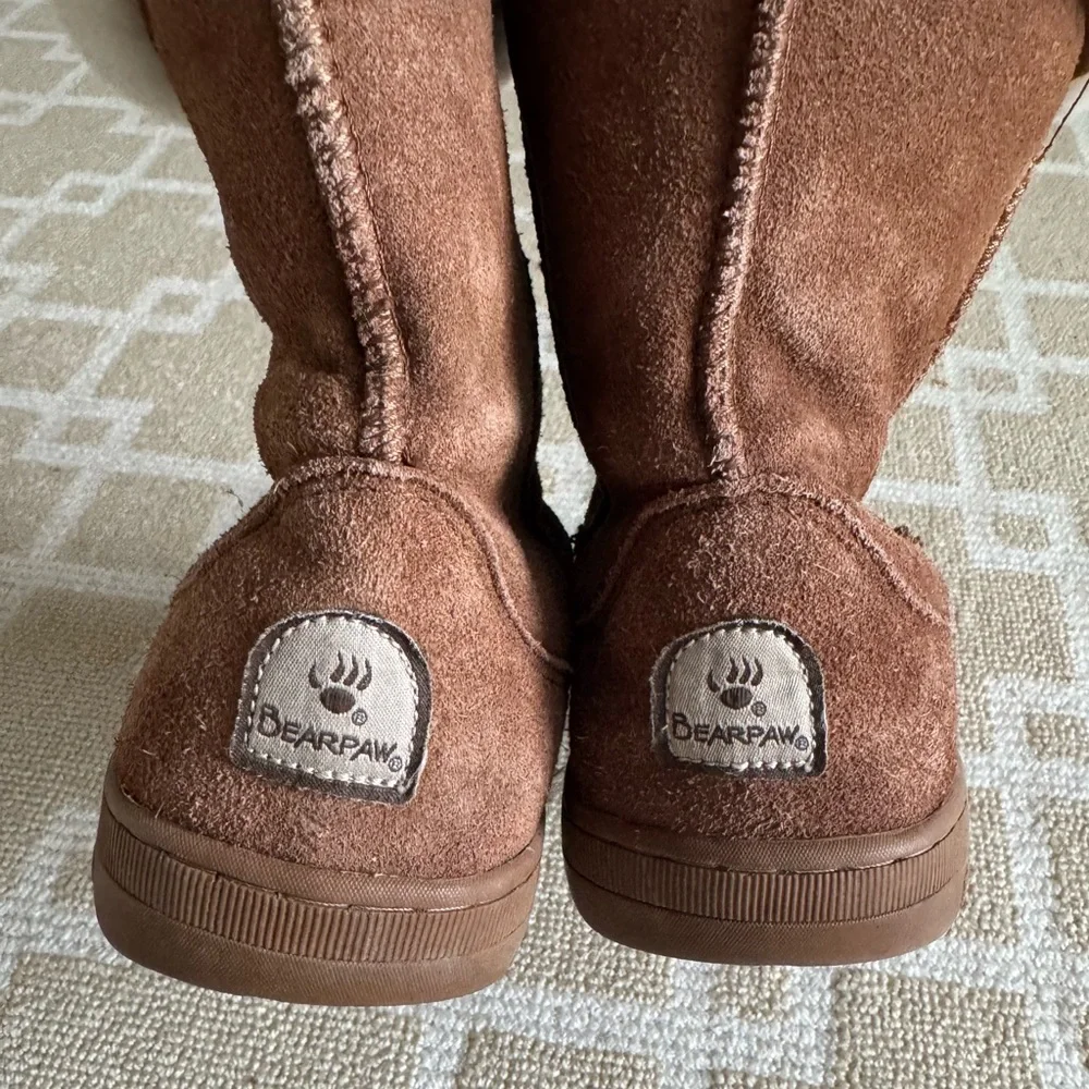 Bearpaw Suede Shearling Lined Short Winter Boots Warm Cozy Chestnut Brown Size 9
